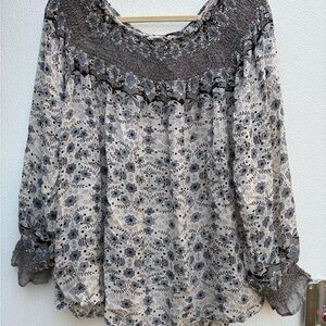 Sundance Floral blue and Gray Women's Top size Large oversized boho flowy blouse
